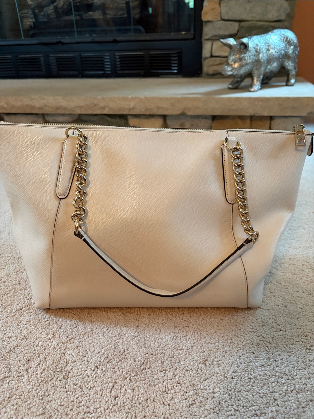 Coach Cream Leather Tote with Gold Chain Details - Picture 2 of 4
